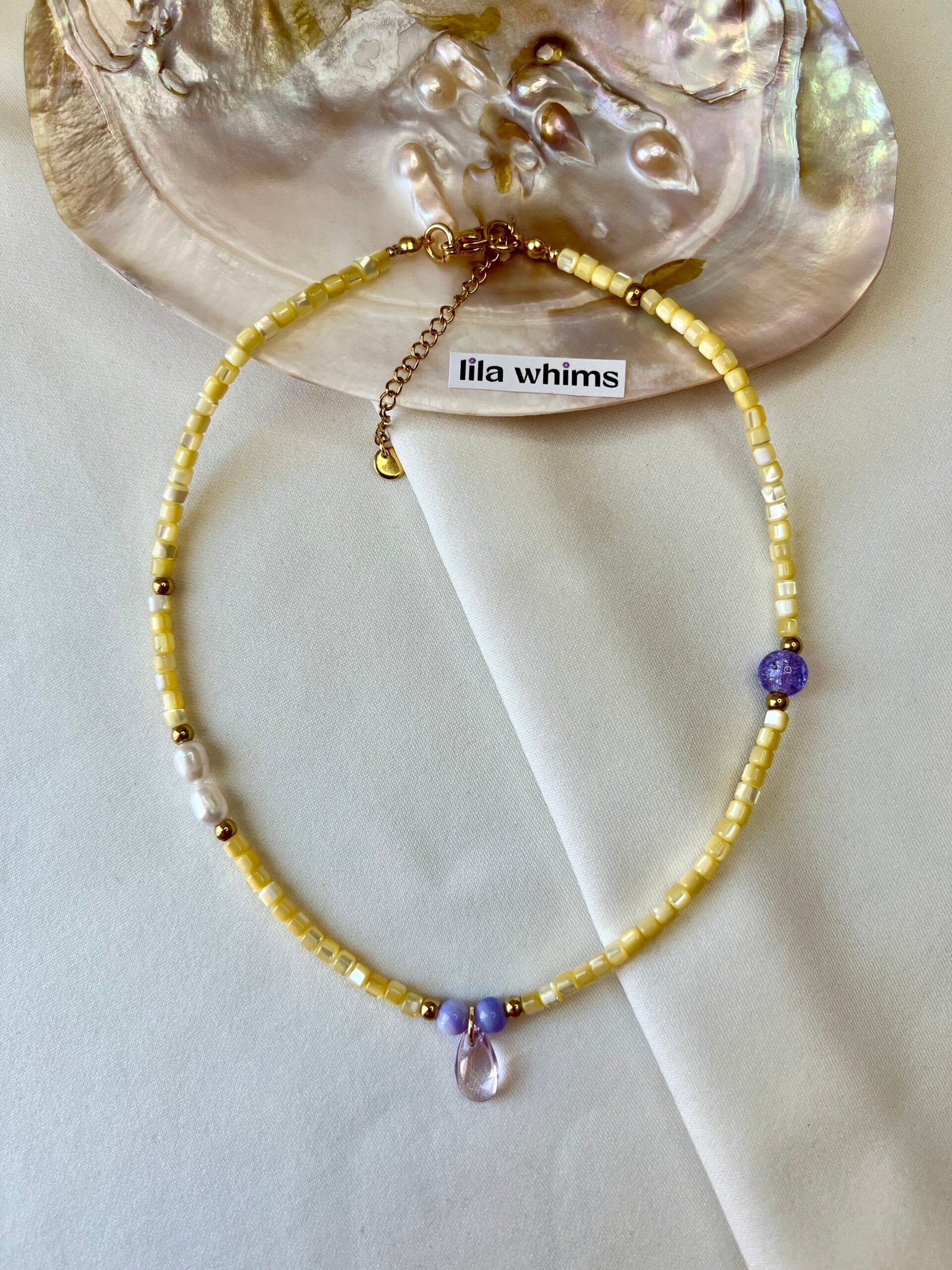 Collar nácar amarillo